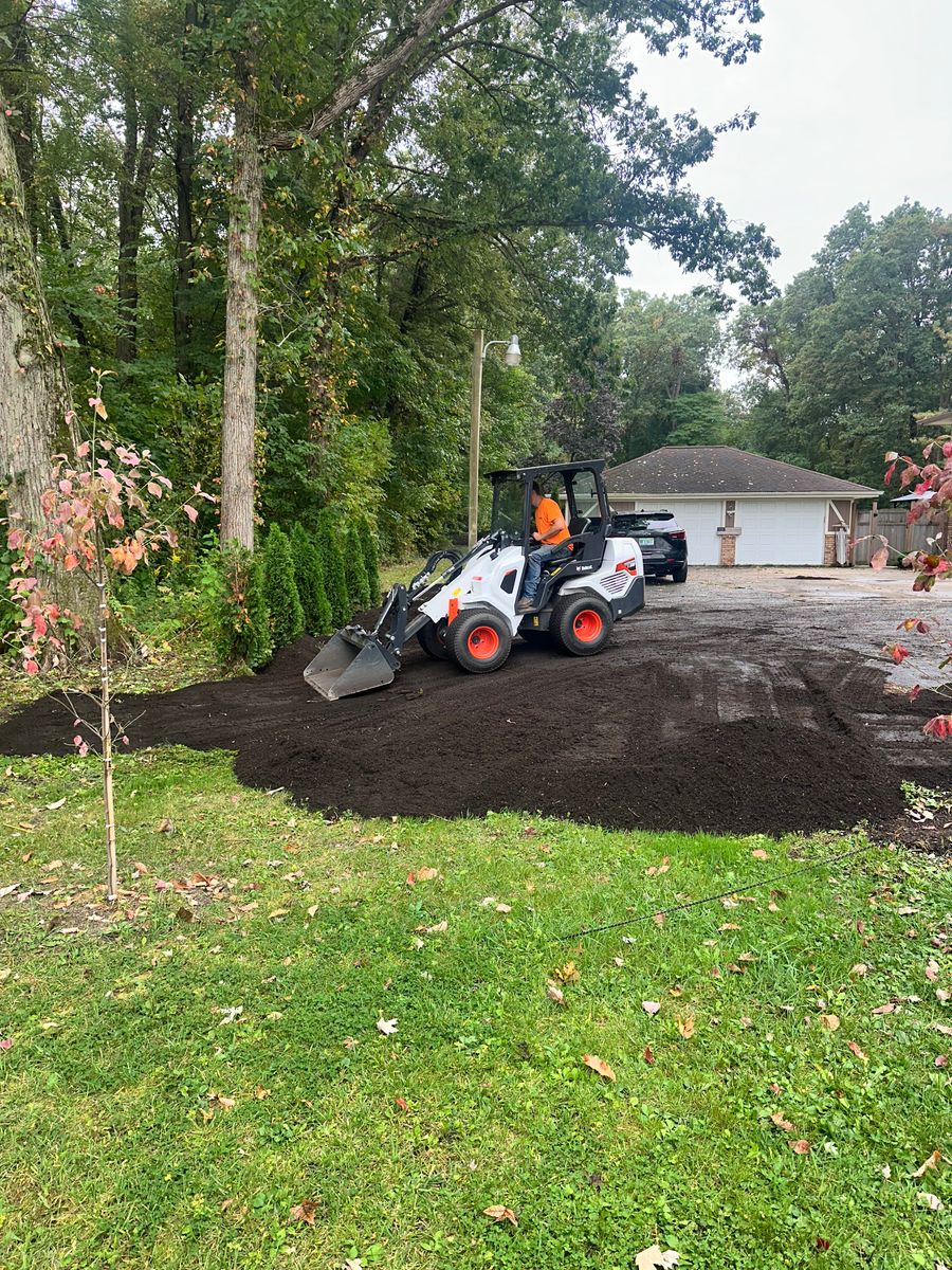 Mulch Installation for Sargent's Lawn and Property Maintenance LLC in Lambertville, MI