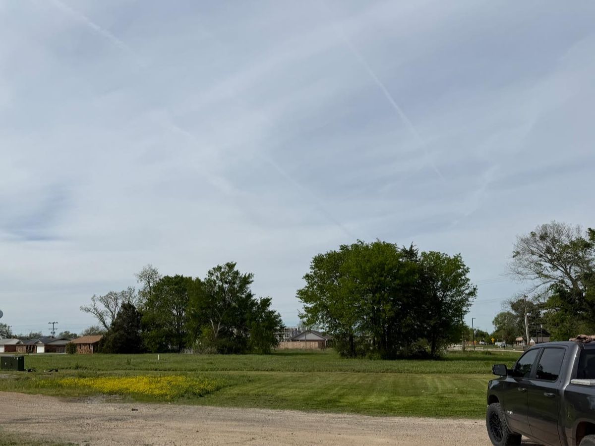 Lawn Mowing and Maintenance for HD Ground Works LLC in Ada, OK