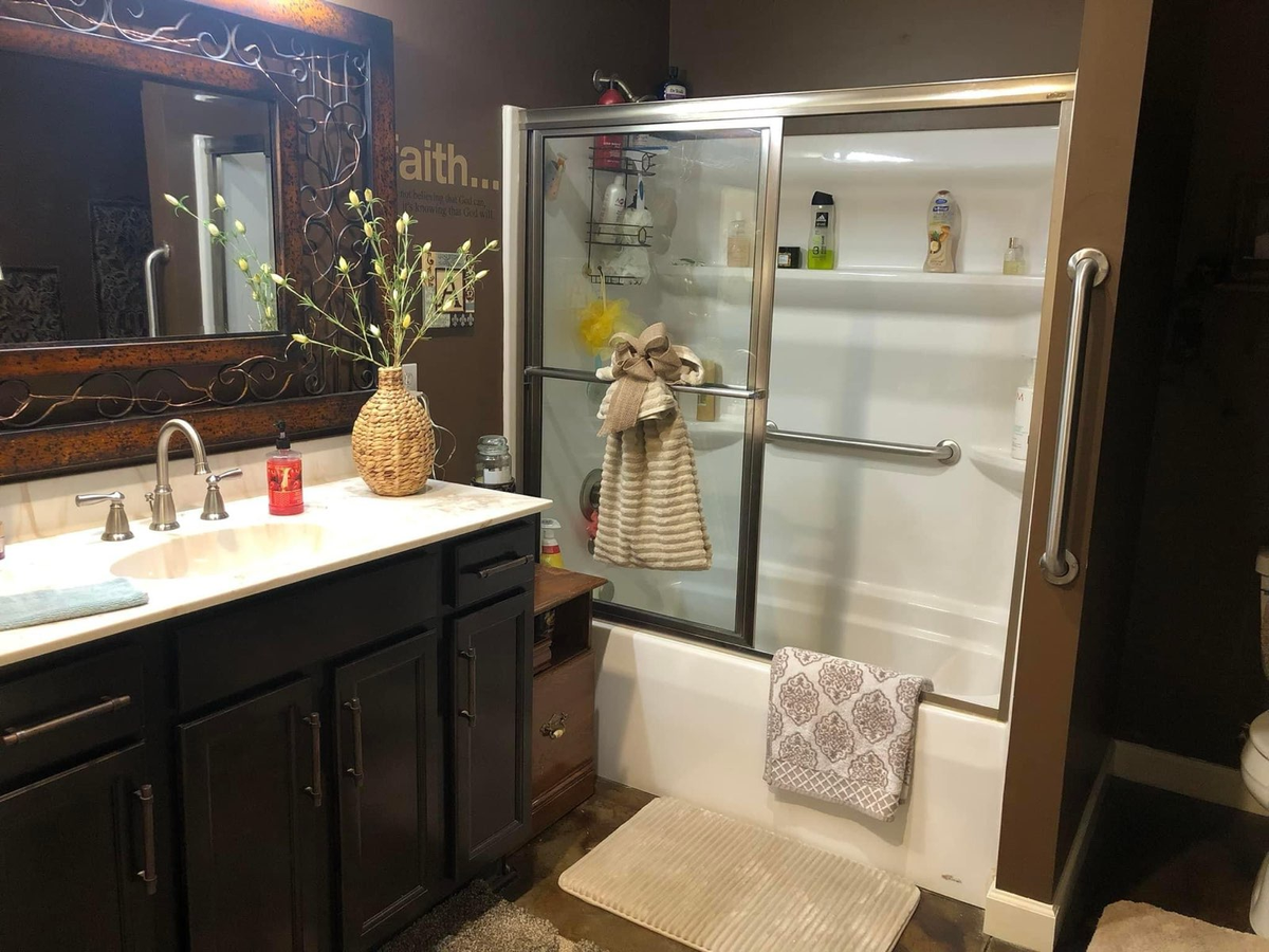 Bathroom Renovation for Integrity Builders in Cadiz, KY