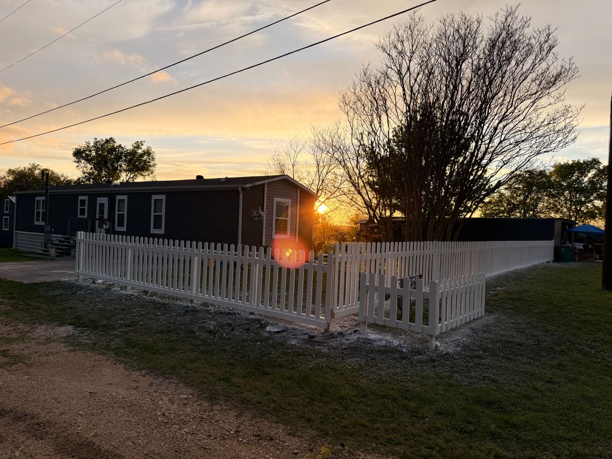 Fencing for R E Tanner Home Improvement in Buckholts, TX