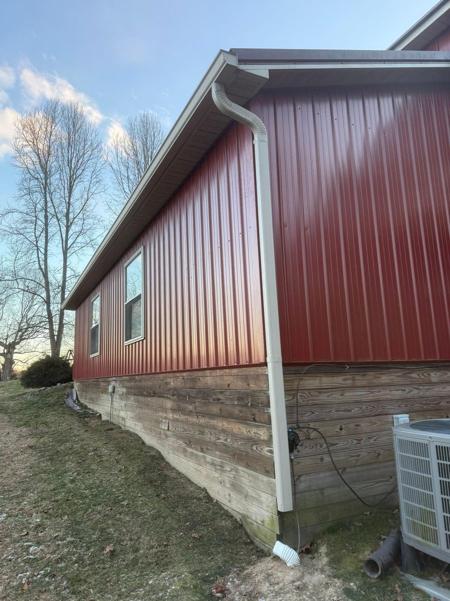 Siding for Top Hand Roofing and Gutter in Pomeroy, OH