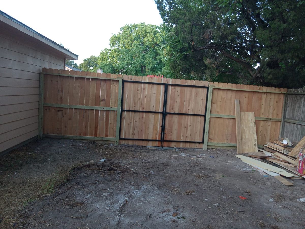 Fencing Services for E & E Roofing in Baytown, TX