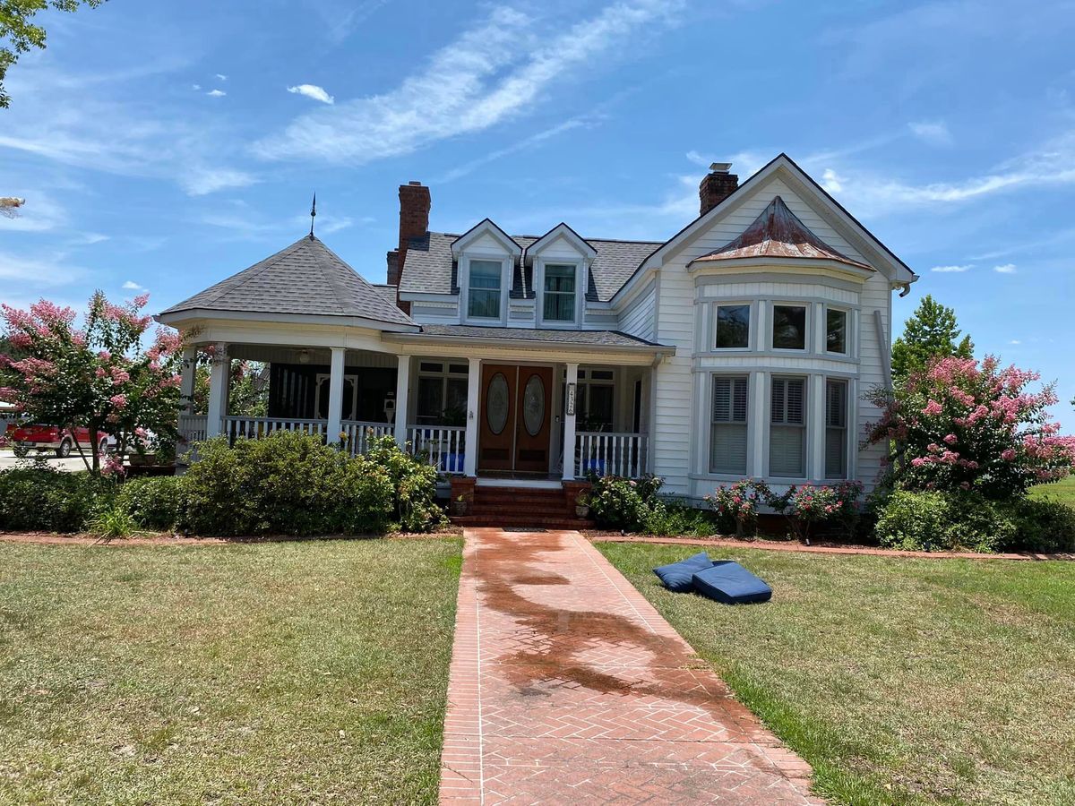 Driveway & Sidewalk Cleaning for BullCreek Pro Wash LLC in Claxton, GA