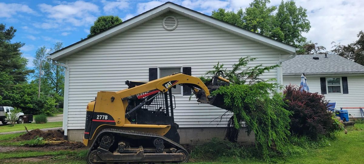Downed Tree/Brush Removal for Admiring Landscapes in Lancaster, OH
