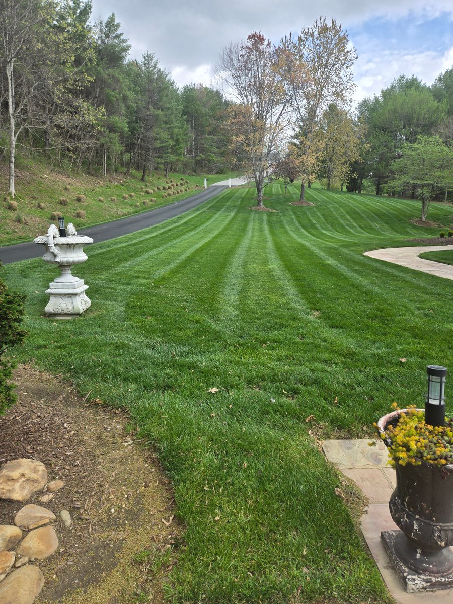 Landscape Installation for Lafollette Mulch, Stone and Lawn Care in La Follette, TN