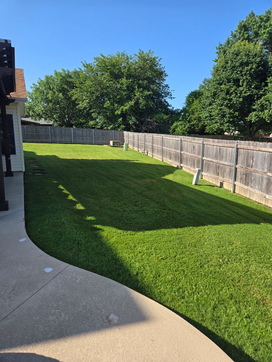 Lawn Maintenance for R&M Lawn Services in Tulsa, OK