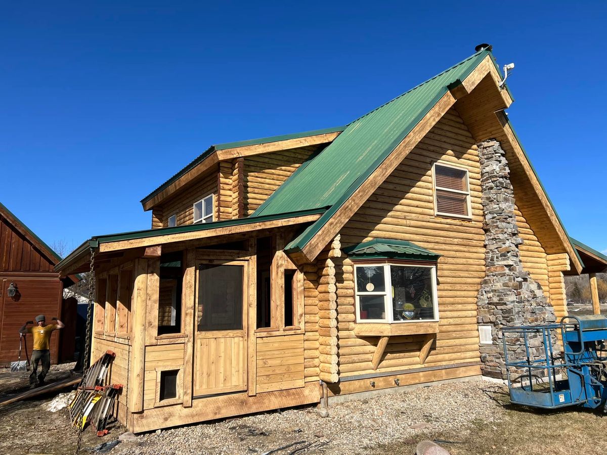 Staining for True Blue Logworks LLC in Corvallis, MT