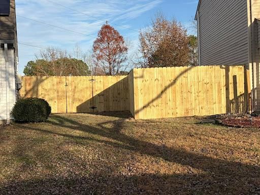 Fence Installation for RedLine Fencing in Moyock, NC