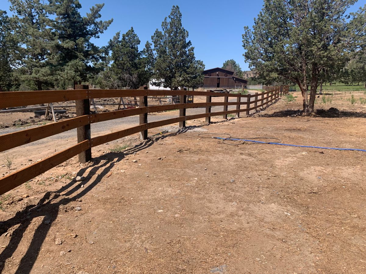 Wooden Fences for All ‘Round Boys in Prineville, OR