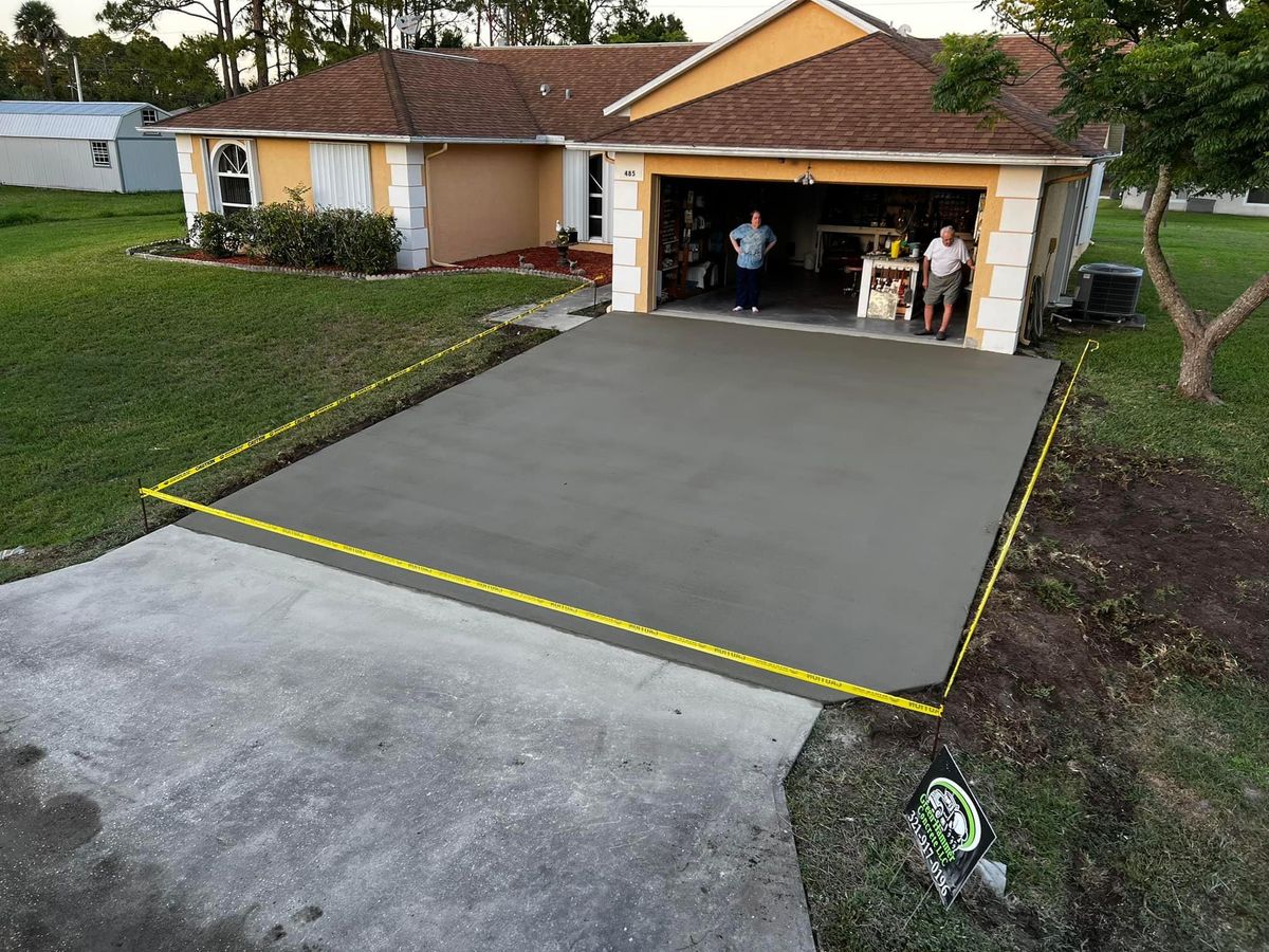 Driveway Repair & Replacements for Green Hammer Concrete in Palm Bay, Florida