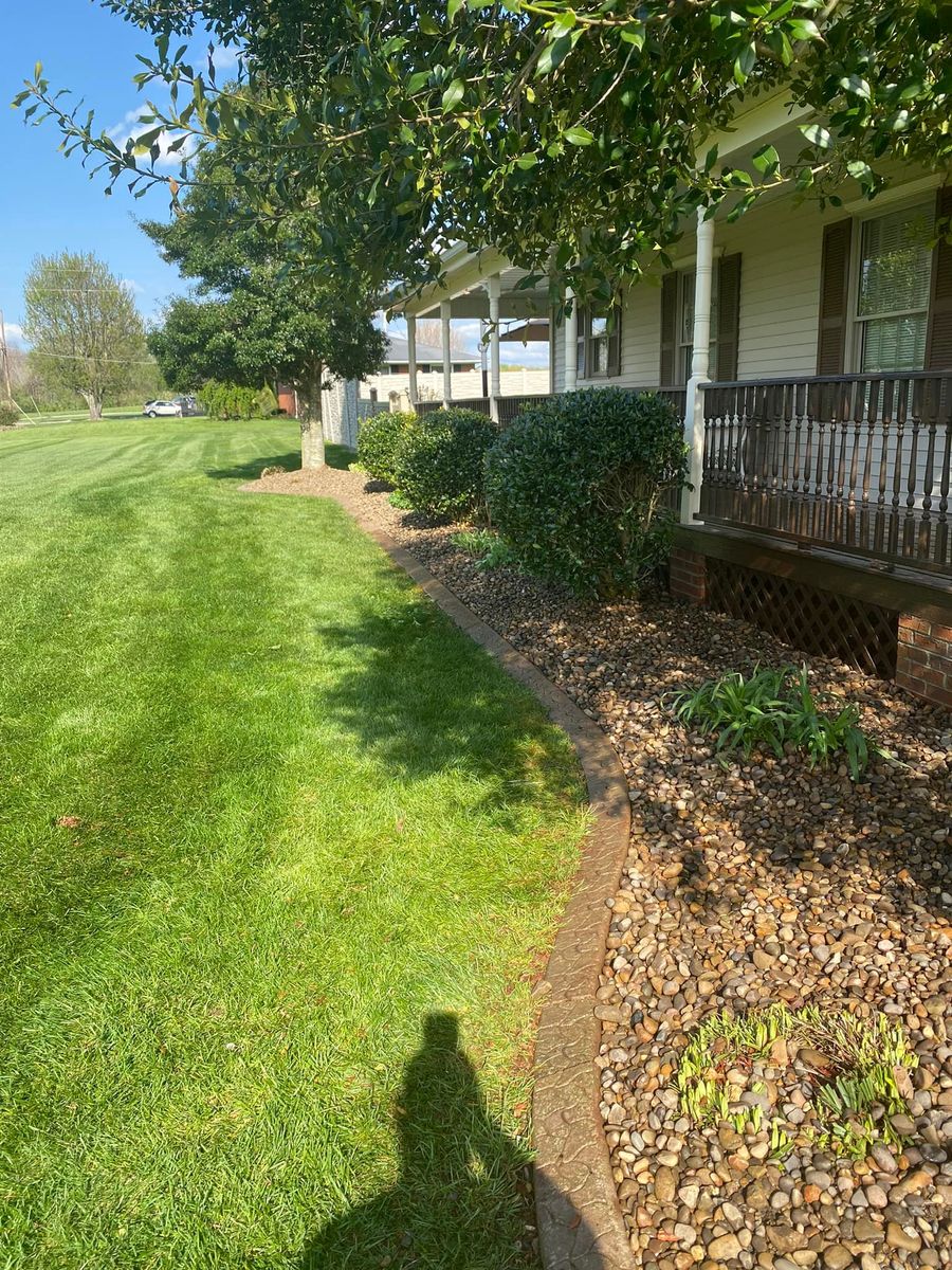 Fall Clean Up for Dust Till Dawn Lawn in London, Kentucky