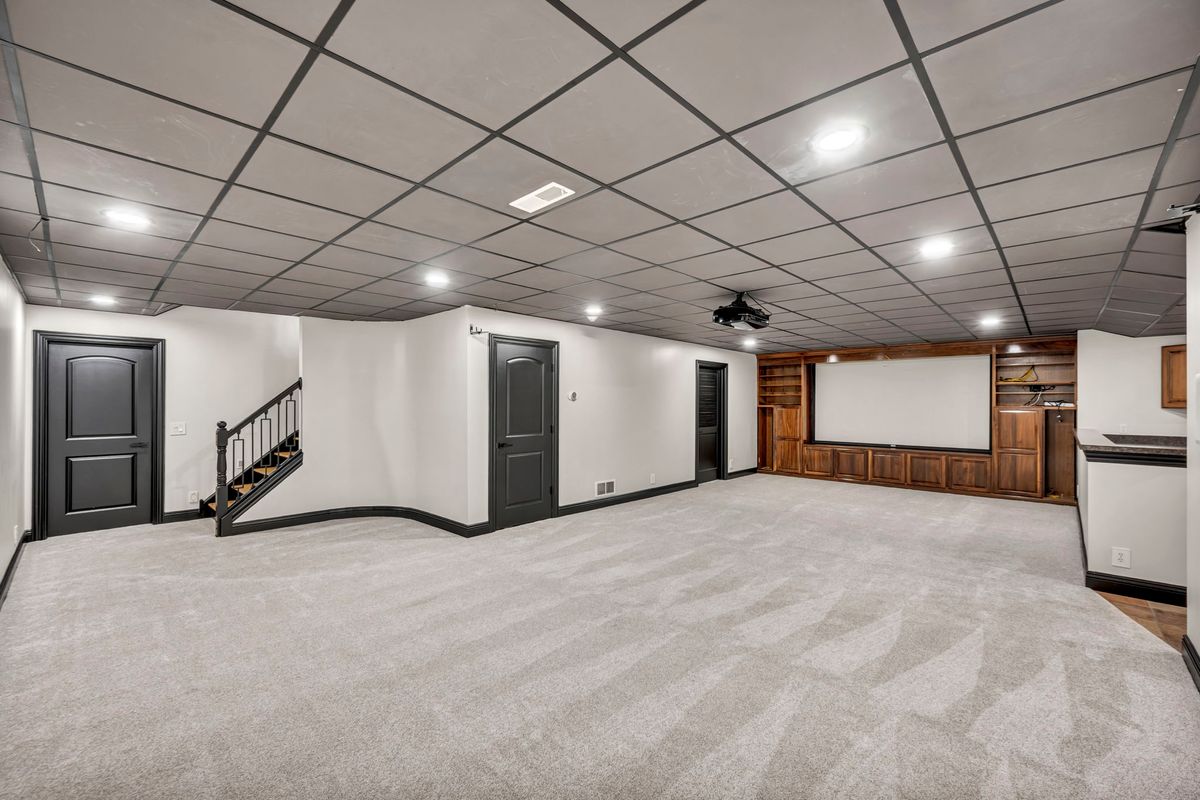 Interior/Exterior Painting for ForeverHome RE in Cleveland, OH