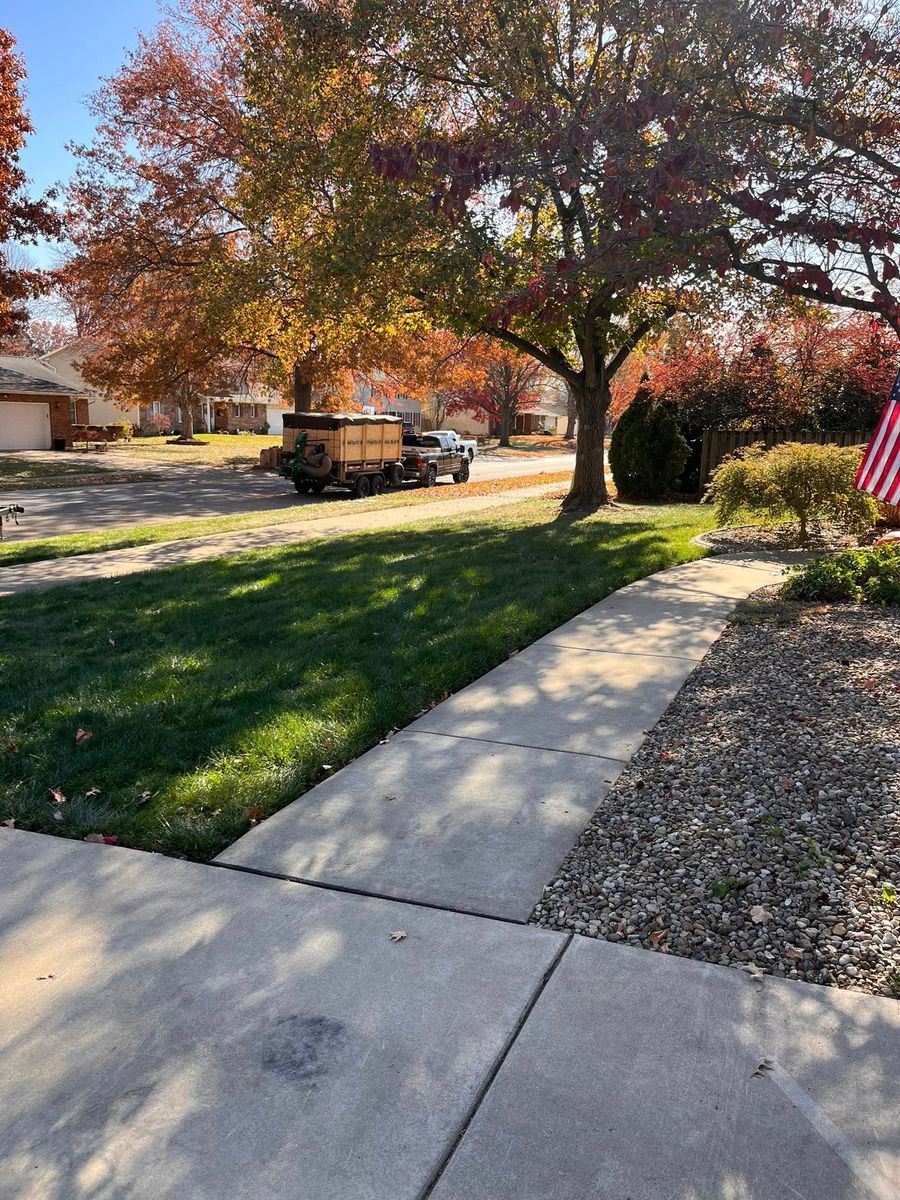 Lawn Maintenance for Finest Lawn N Landscape in Springfield, IL