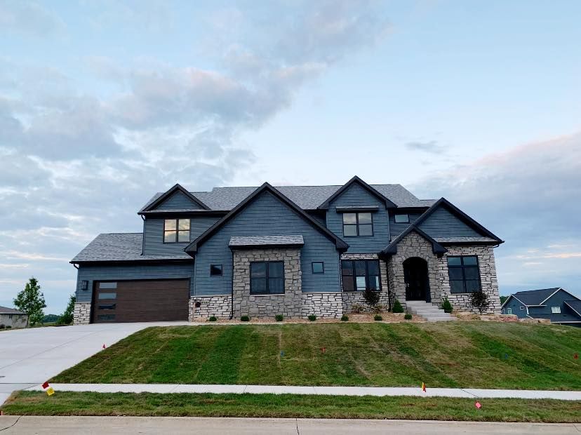 Custom Home Design and Construction for Murrell Homes in Davenport, IA