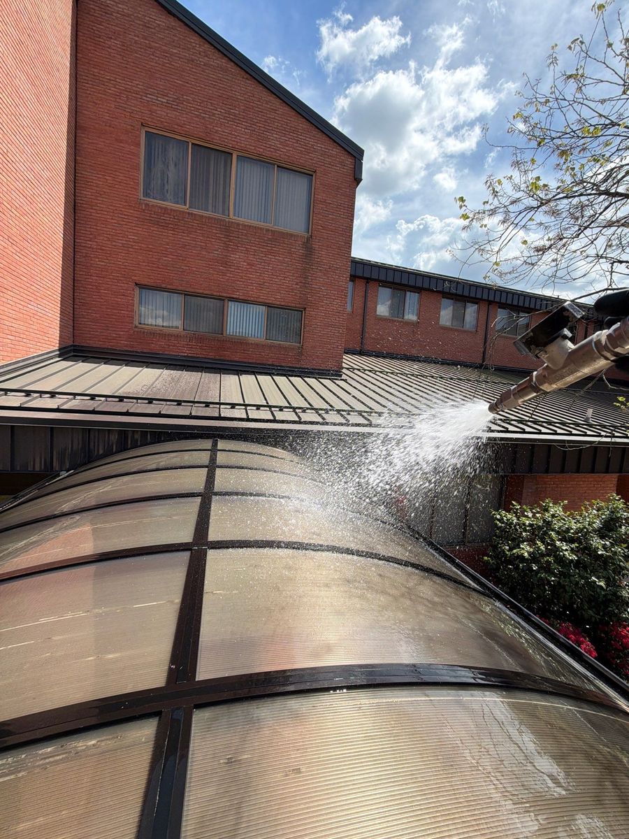 Window Cleaning for Hydra-Lok Softwash LLC in Maryland, MD