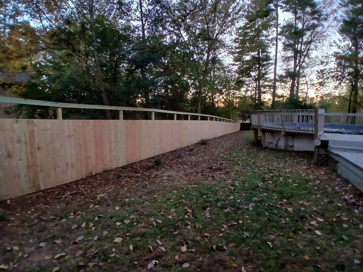 Fencing for Dead Tree General Contracting in Carbondale, Illinois