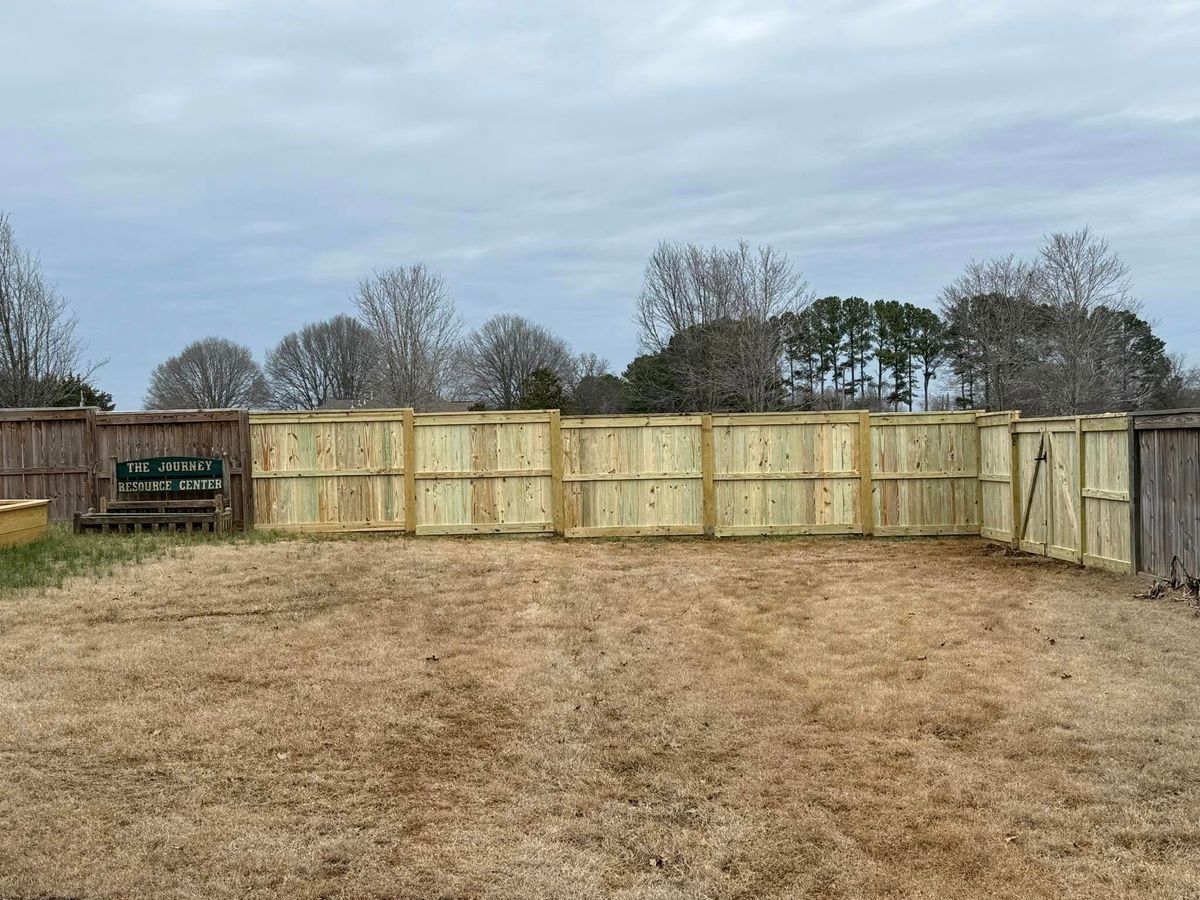 Fence Installation for Pennington Fence Co in Tupelo, MS