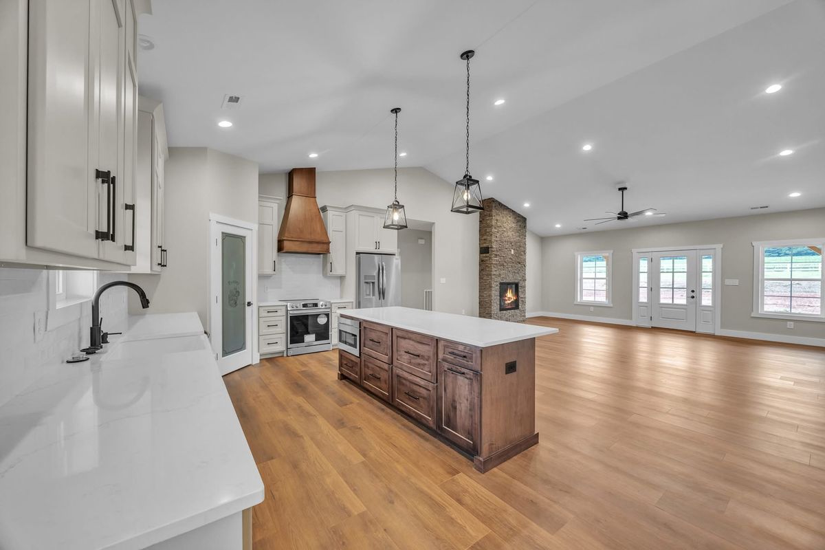 Custom Homes for Ridgeline Construction in Hiddenite, NC