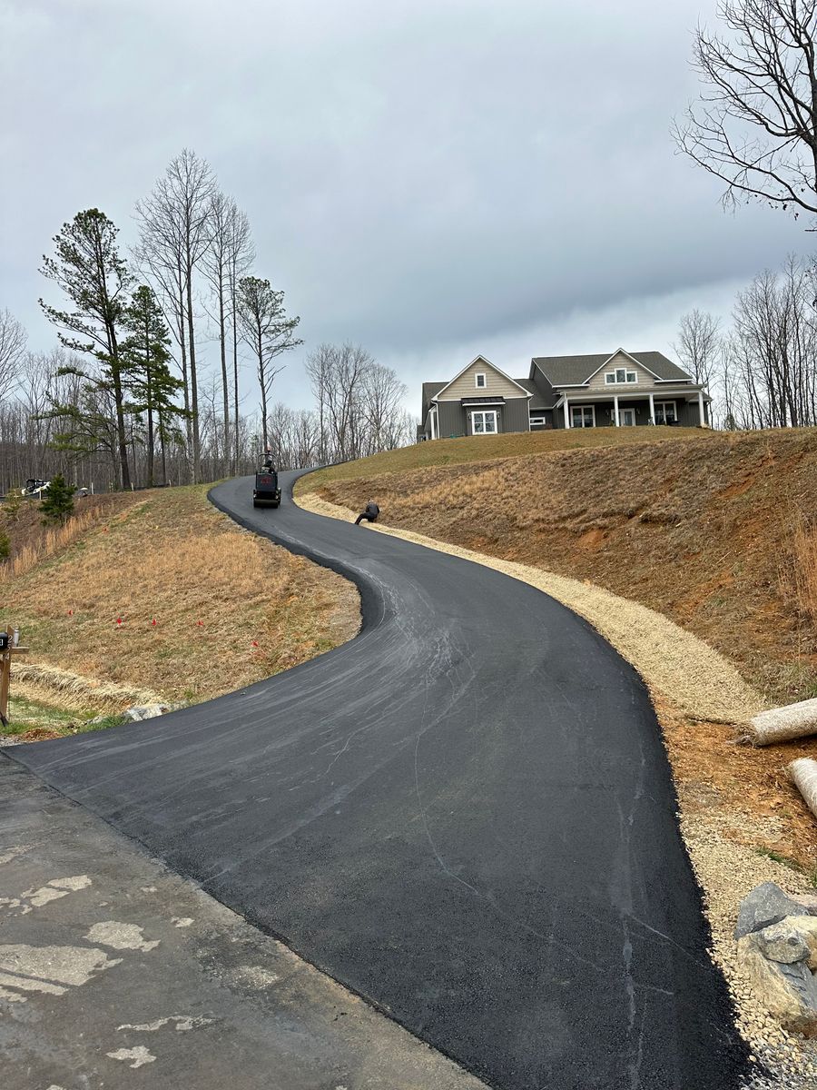 Asphalt Driveways for James R Carter Paving in Roanoke, VA