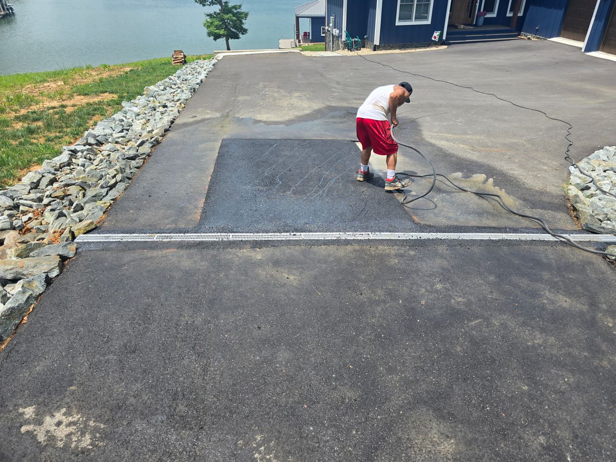 Seal Coating for CJ's Paving and Sealcoating in Lynchburg, VA