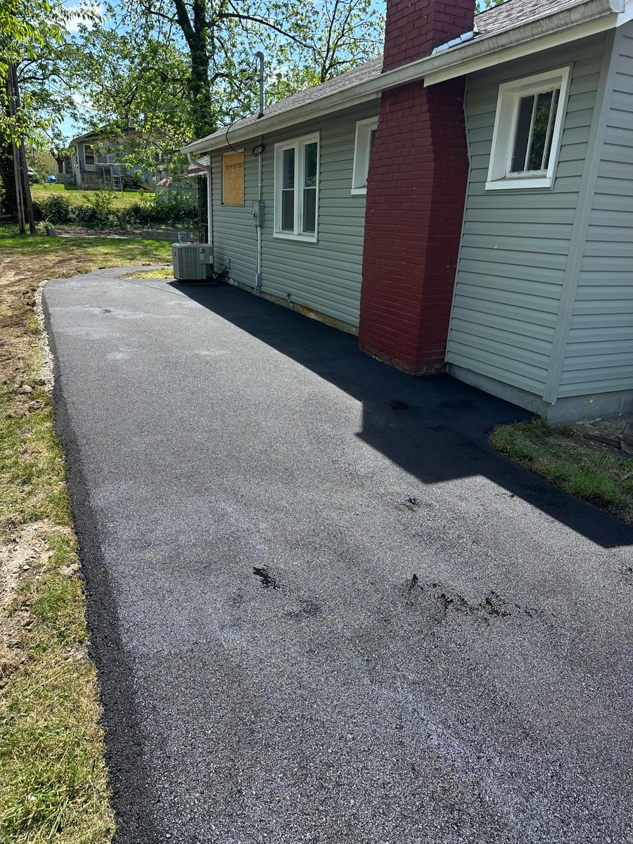 Asphalt Paving for Metzler Paving and Sealcoating LLC in Jacksboro, TN
