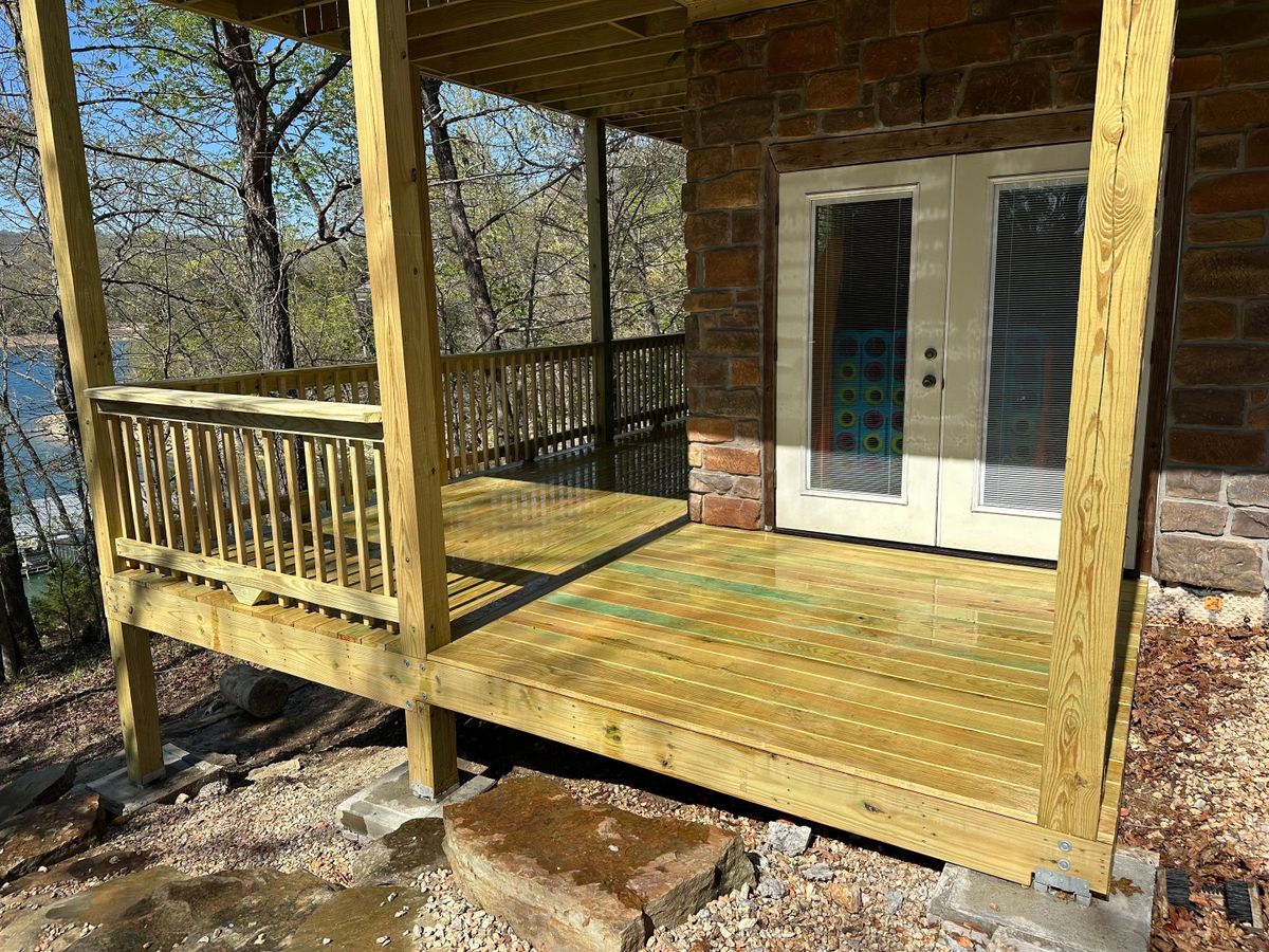 Handrails for Natural State Deck Builders in Pea Ridge, AR
