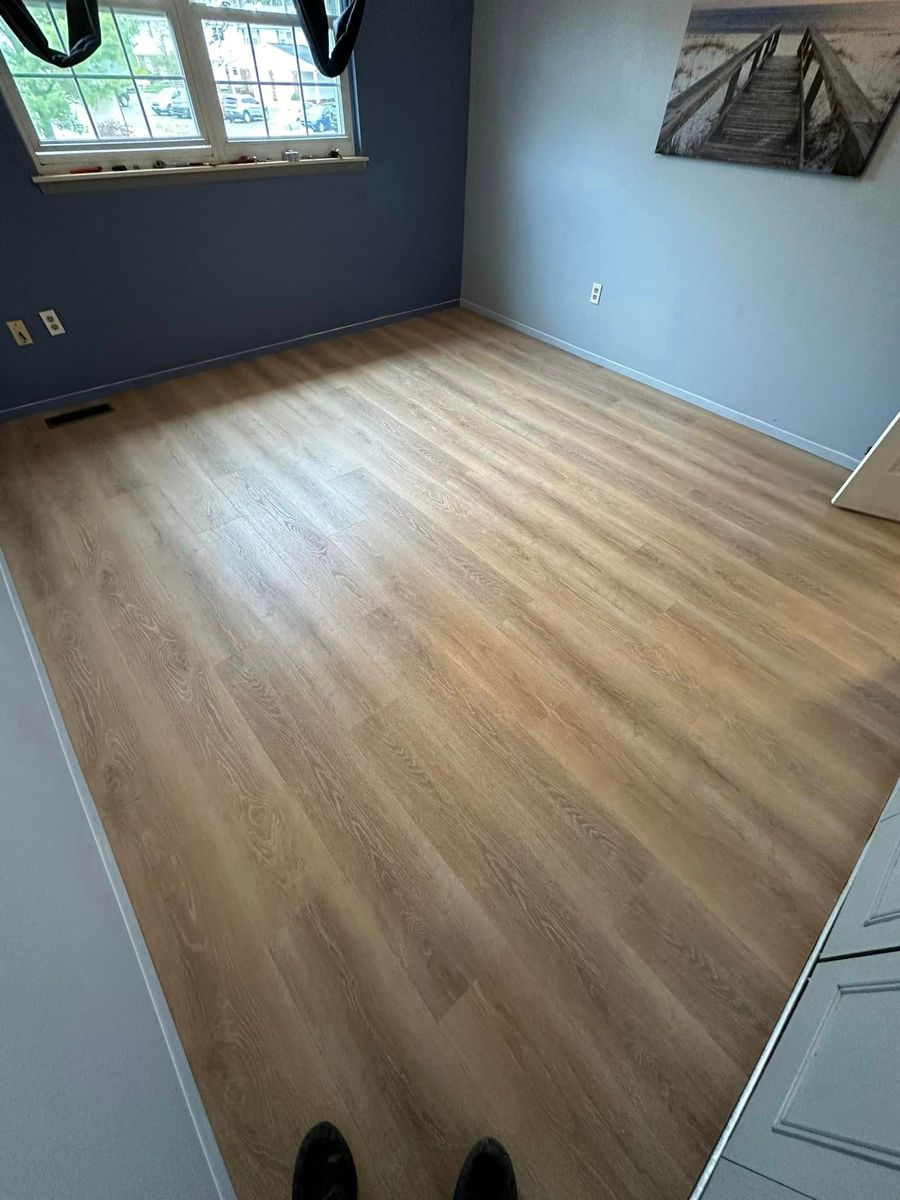 Hardwood Flooring for Reyna’s Flooring & Trim Carpentry  in Allen PArk, MI