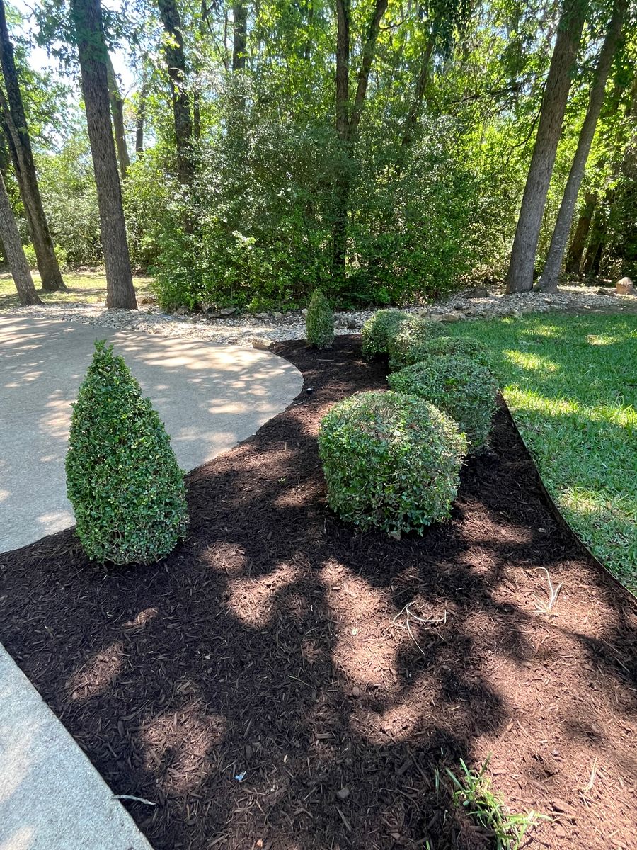 Mulch Installation for Piña’s Lawncare in Limestone County, TX
