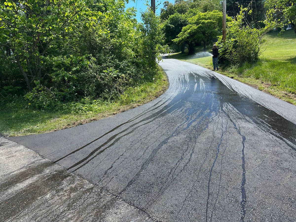 Asphalt Seal Coating for Metzler Paving and Sealcoating LLC in Jacksboro, TN