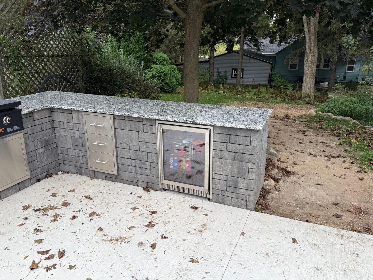 outdoor kitchen for Paradise Lawnscapes in West Bend, WI