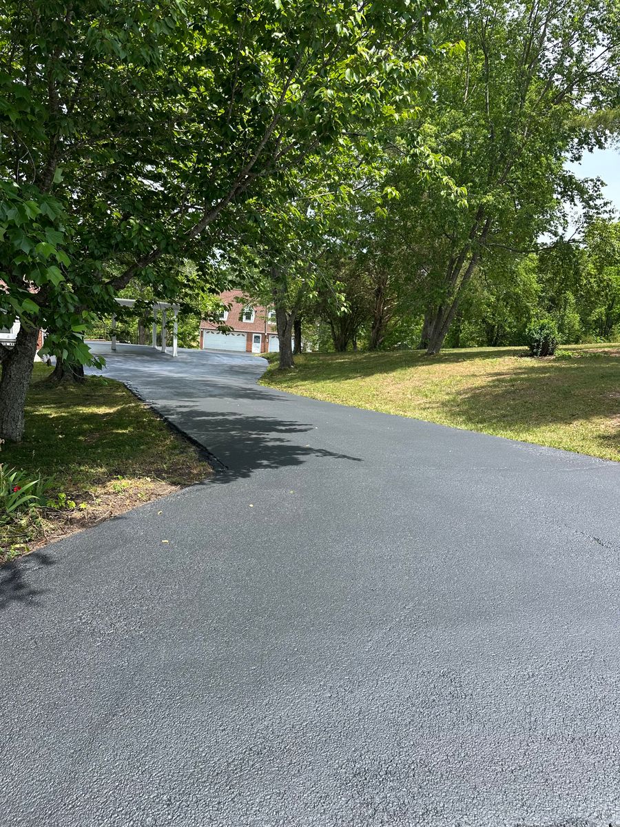Asphalt Seal Coating for Metzler Paving and Sealcoating LLC in Jacksboro, TN