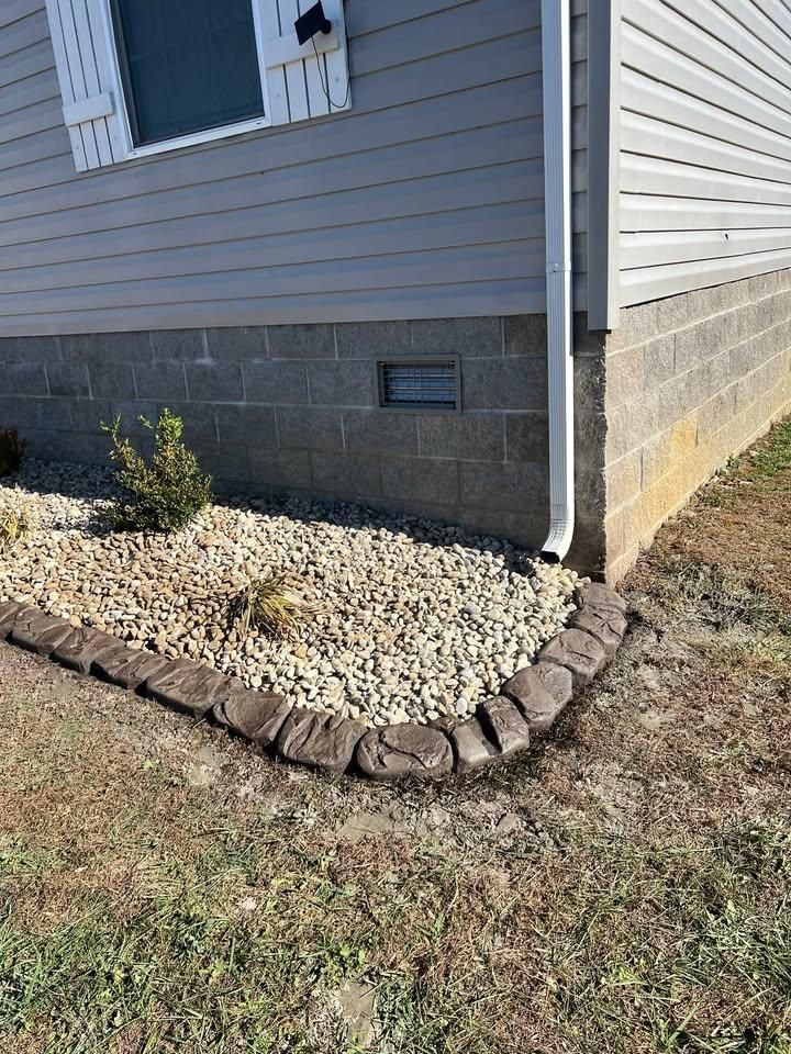 Landscape Curbing for Dust Till Dawn Lawn in London, Kentucky