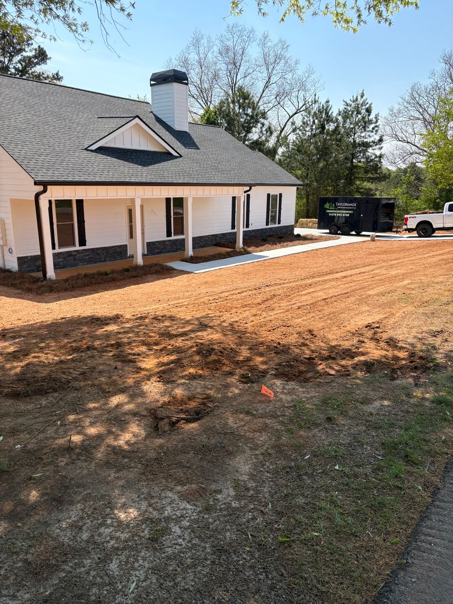 Mulch and Pinestraw Installation for Taylormade Lawn Management in Clarkesville, GA