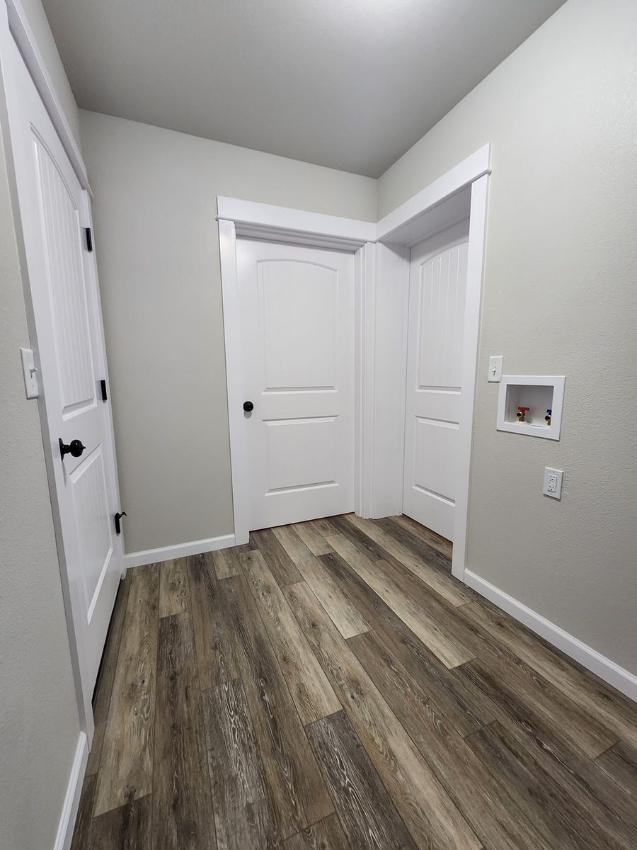 Flooring for S&R Family Construction LLC in Winston, OR