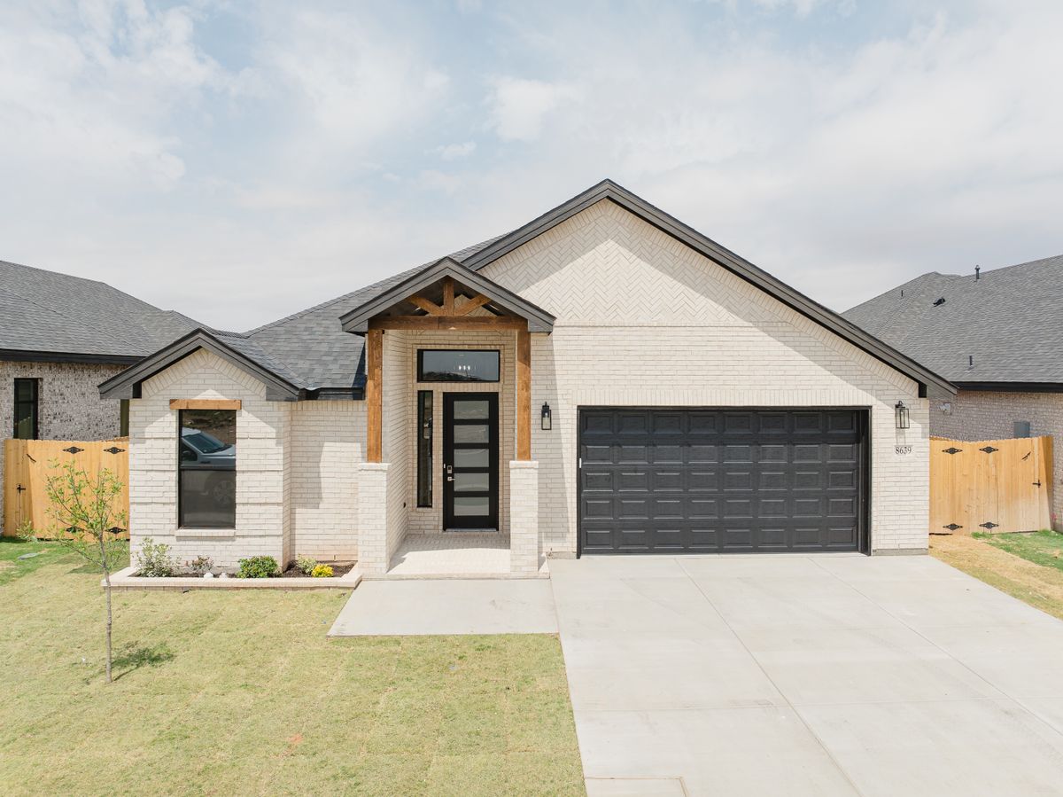 Custom Home Construction for North Light Construction in Midland County, TX