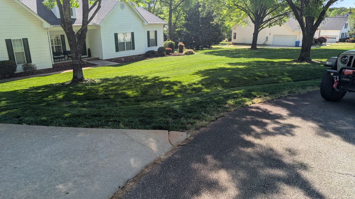 Edging for Teacher Man Lawn Care in Easley, SC