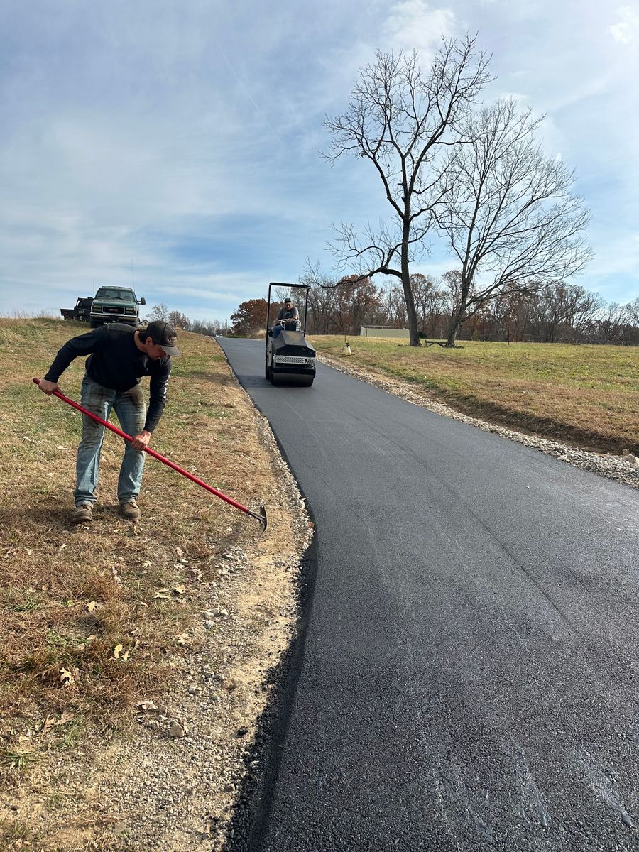 Asphalt Paving for Metzler Paving and Sealcoating LLC in Jacksboro, TN