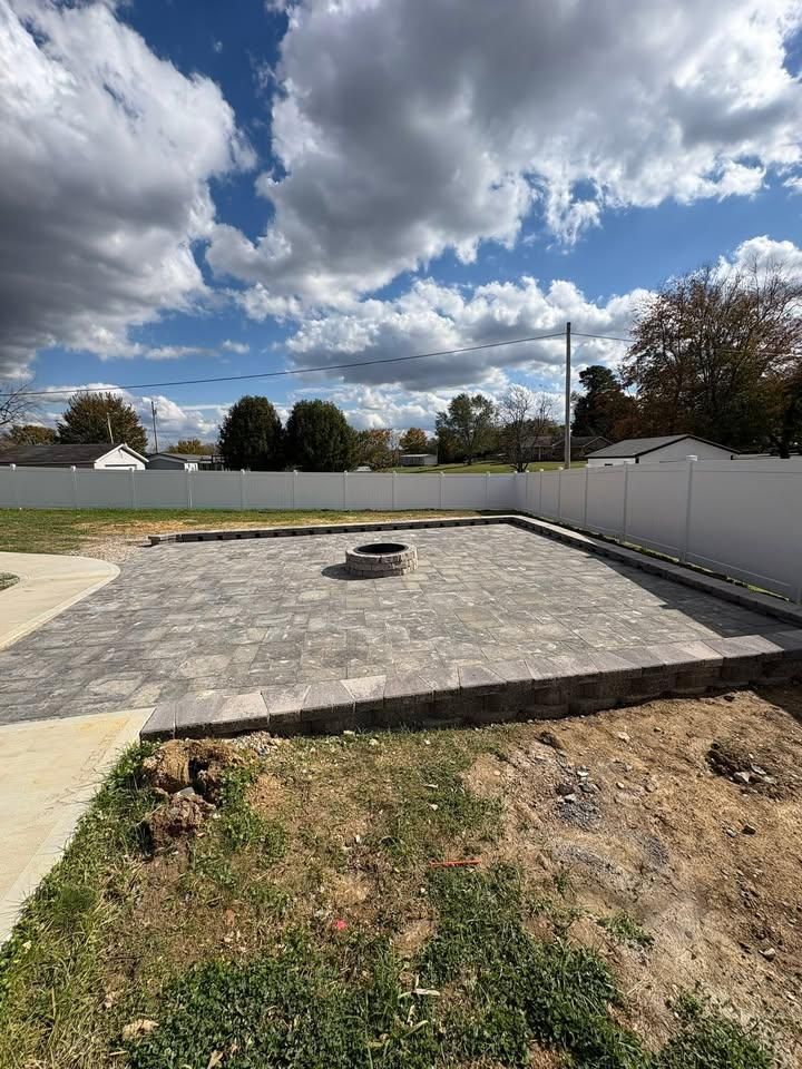 Curbing for Dust Till Dawn Lawn in London, Kentucky
