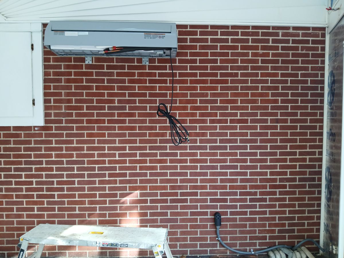 Handyman and emergency service repairs for Dead Tree General Contracting in Carbondale, Illinois