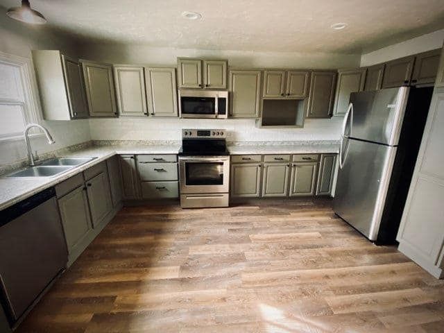 Flooring for Buhl Boys Concrete & Construction in Farmington, NM