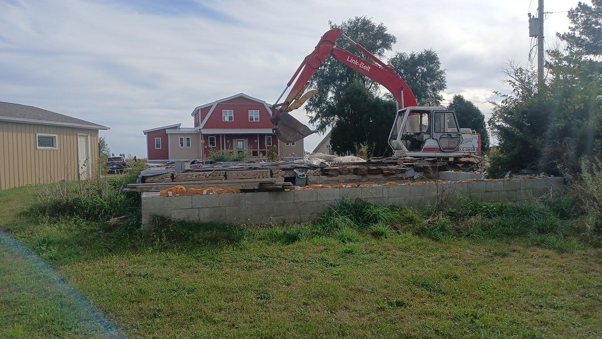 Demolition for Willing Trucking & Excavating in Evansville, WI