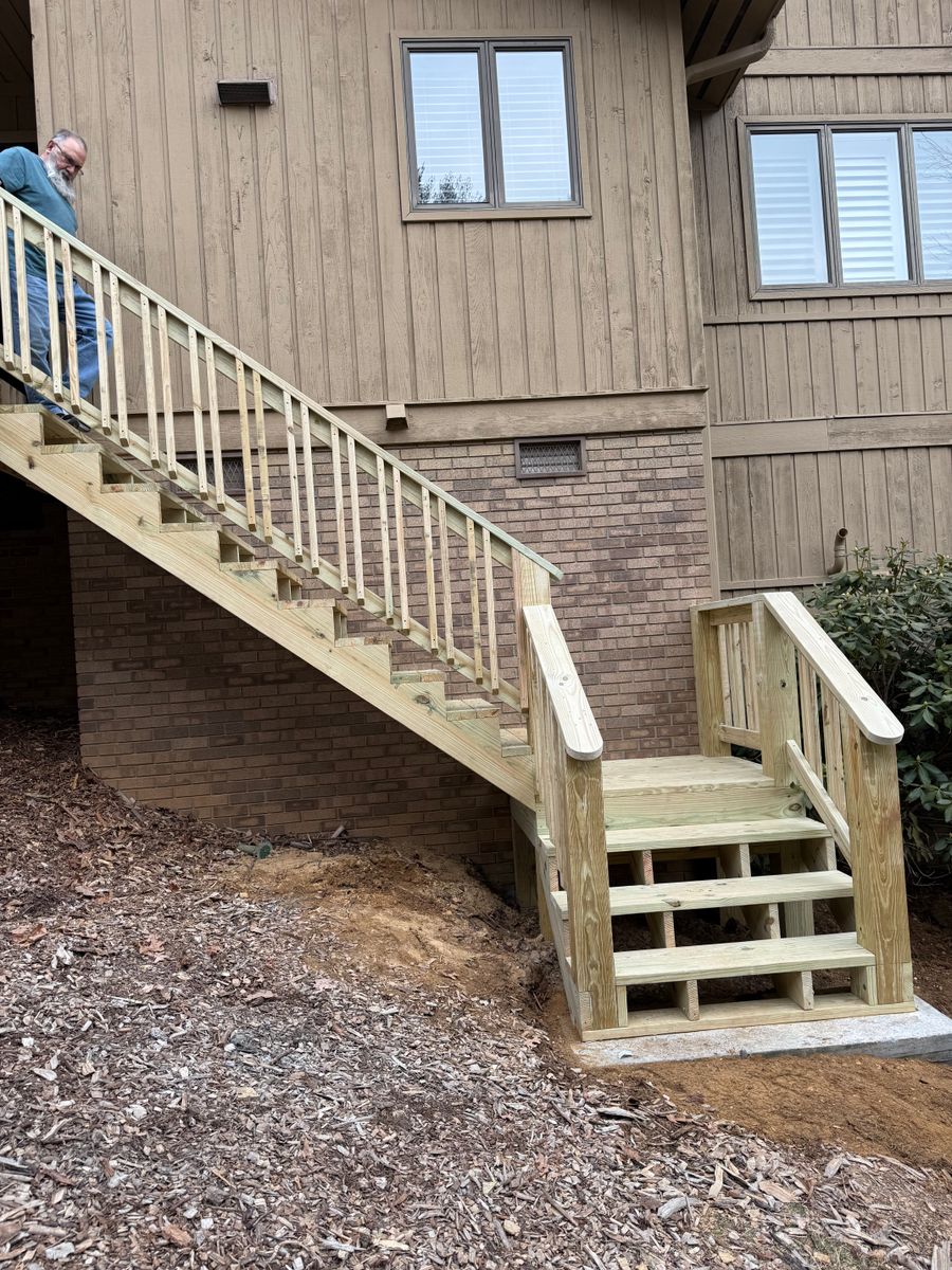 Deck Painting and Staining for JV Painting Services LLC in Hendersonville, NC