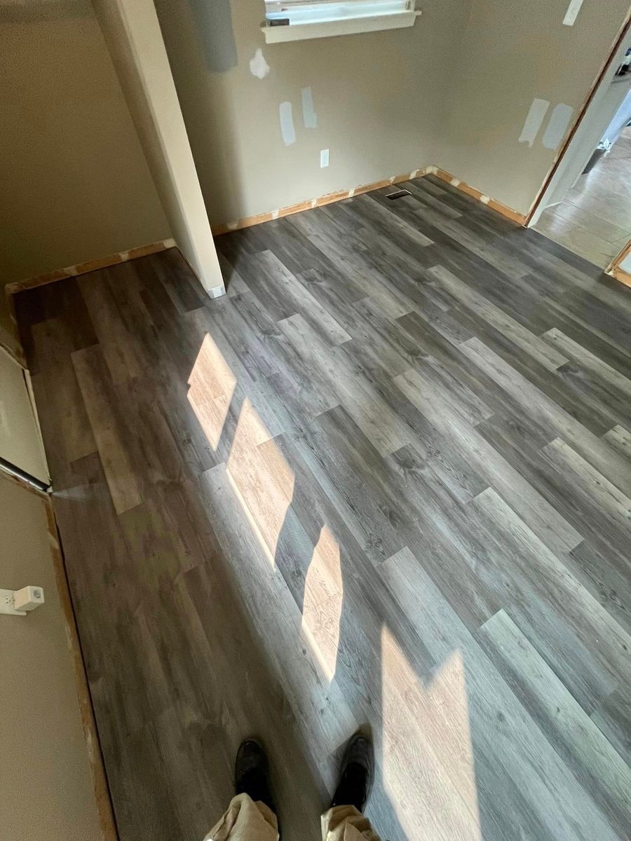 Vinyl/Laminate Planking Install for Xcellent Flooring in Inkster, MI