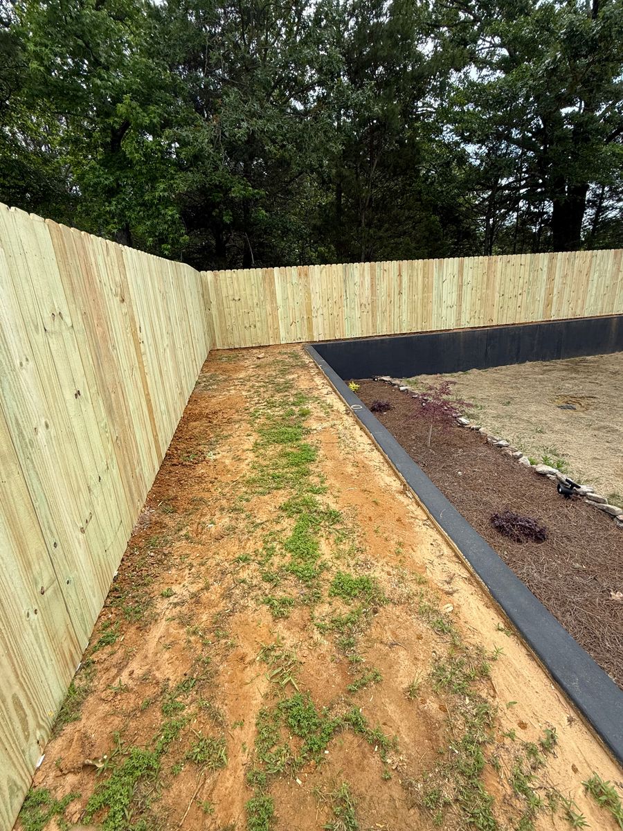Fence Installation for Pennington Fence Co in Tupelo, MS