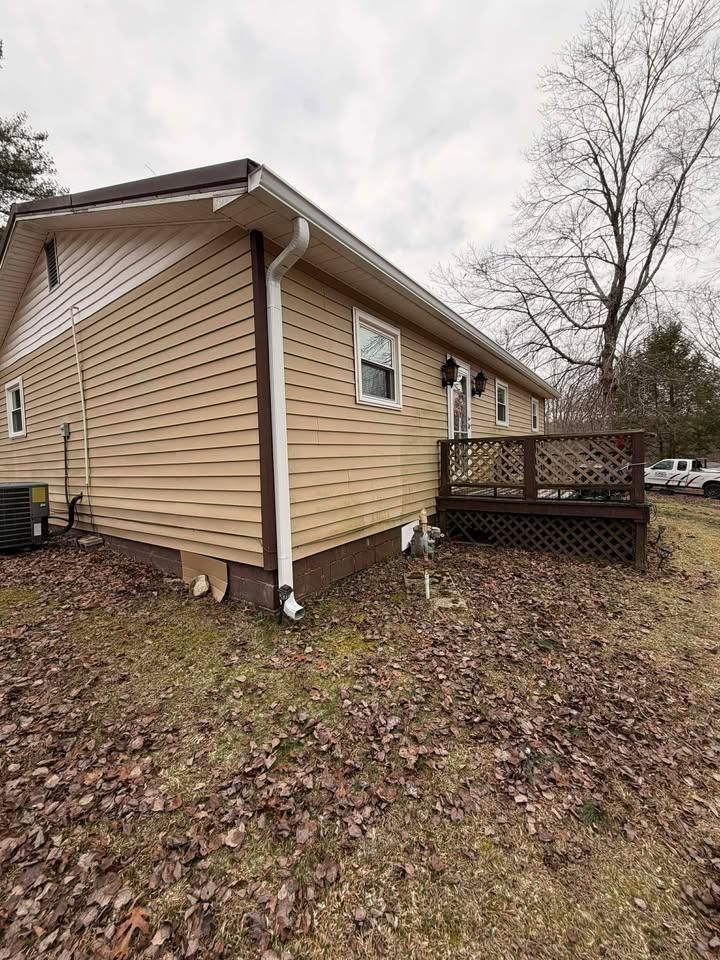 All forms of Siding metal and vynl for KY Gutter Pro & Specialty Roofing Systems in Monticello, KY