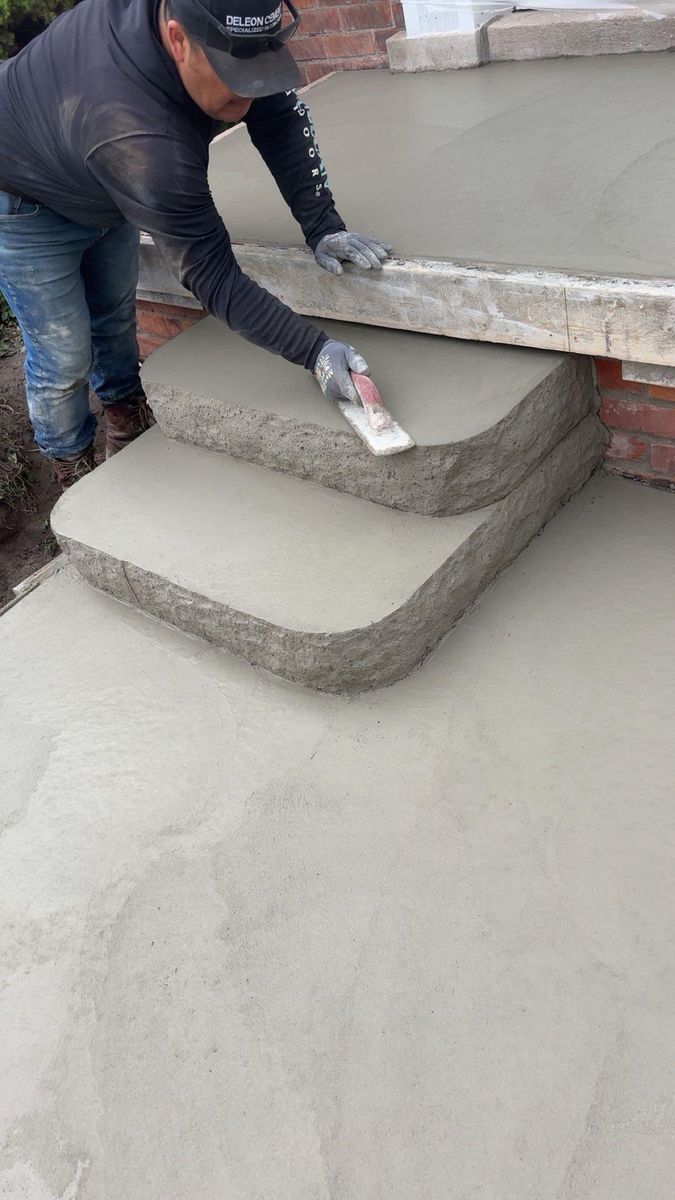 Stair Design & Installation for DeLeòn Cement in Detroit, MI