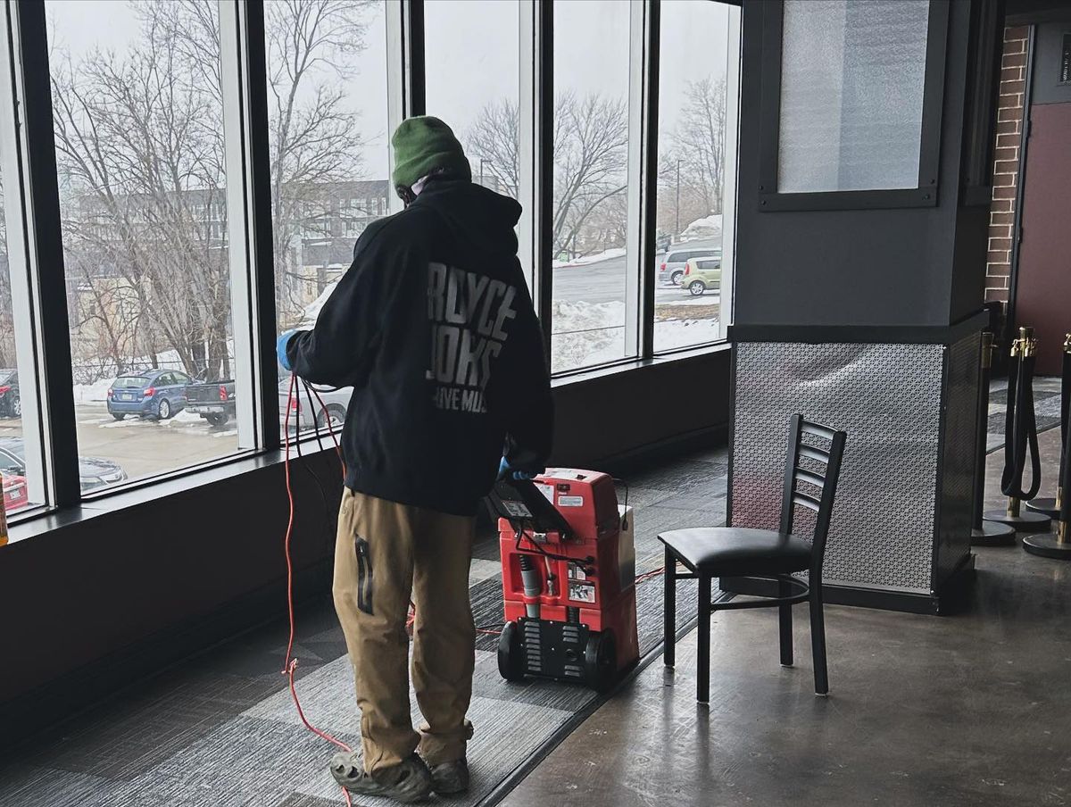 Office Cleaning for Ocean Cleaning Services in Des Moines, IA