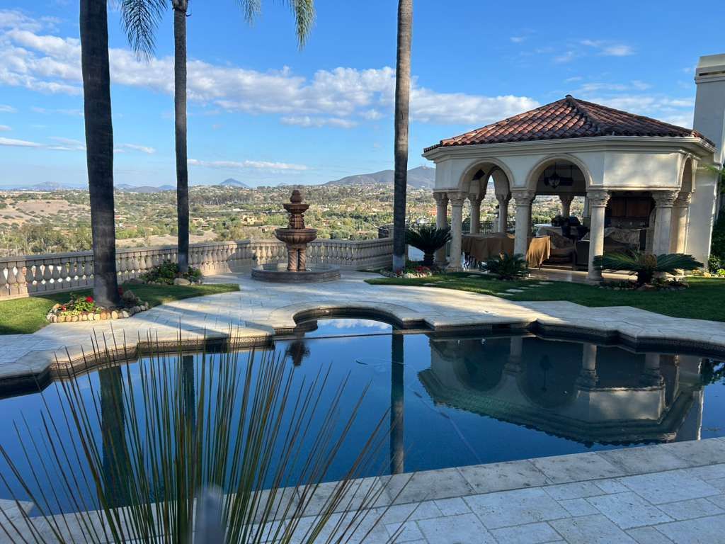 Gutter Cleaning for Amazing View Services in San Diego, CA