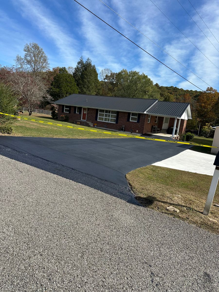 Asphalt Paving for Metzler Paving and Sealcoating in Jacksboro, TN