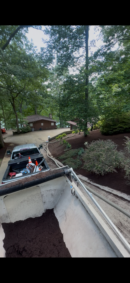 Mulch Installation for Buckeye Lawns & Landscaping LLC in Millersburg, OH